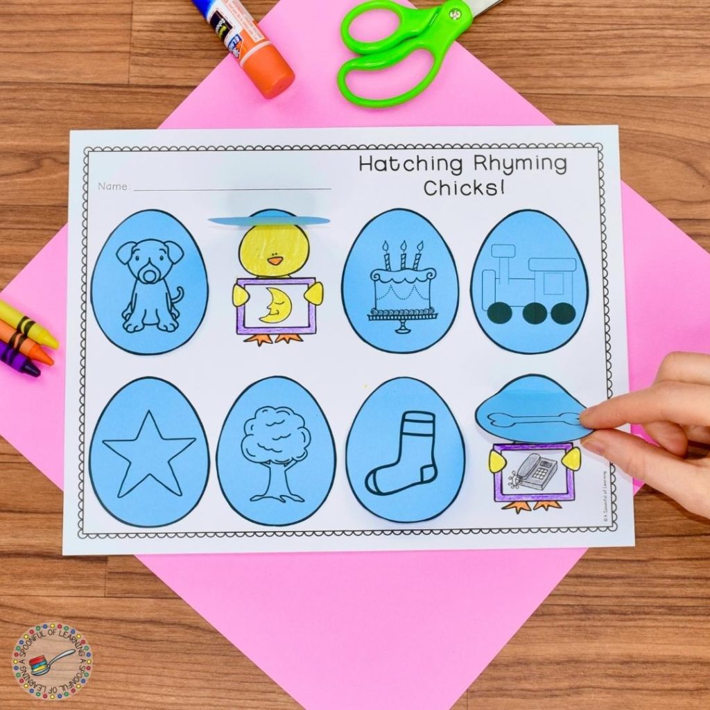 An Easter worksheet where students practice rhyming words. Students match rhyming pictures on the eggs with the rhyming pictures on the chick. The egg is glued above the chick. When the picture on the egg is lifted up, a chick is underneath with the matching rhyming picture.