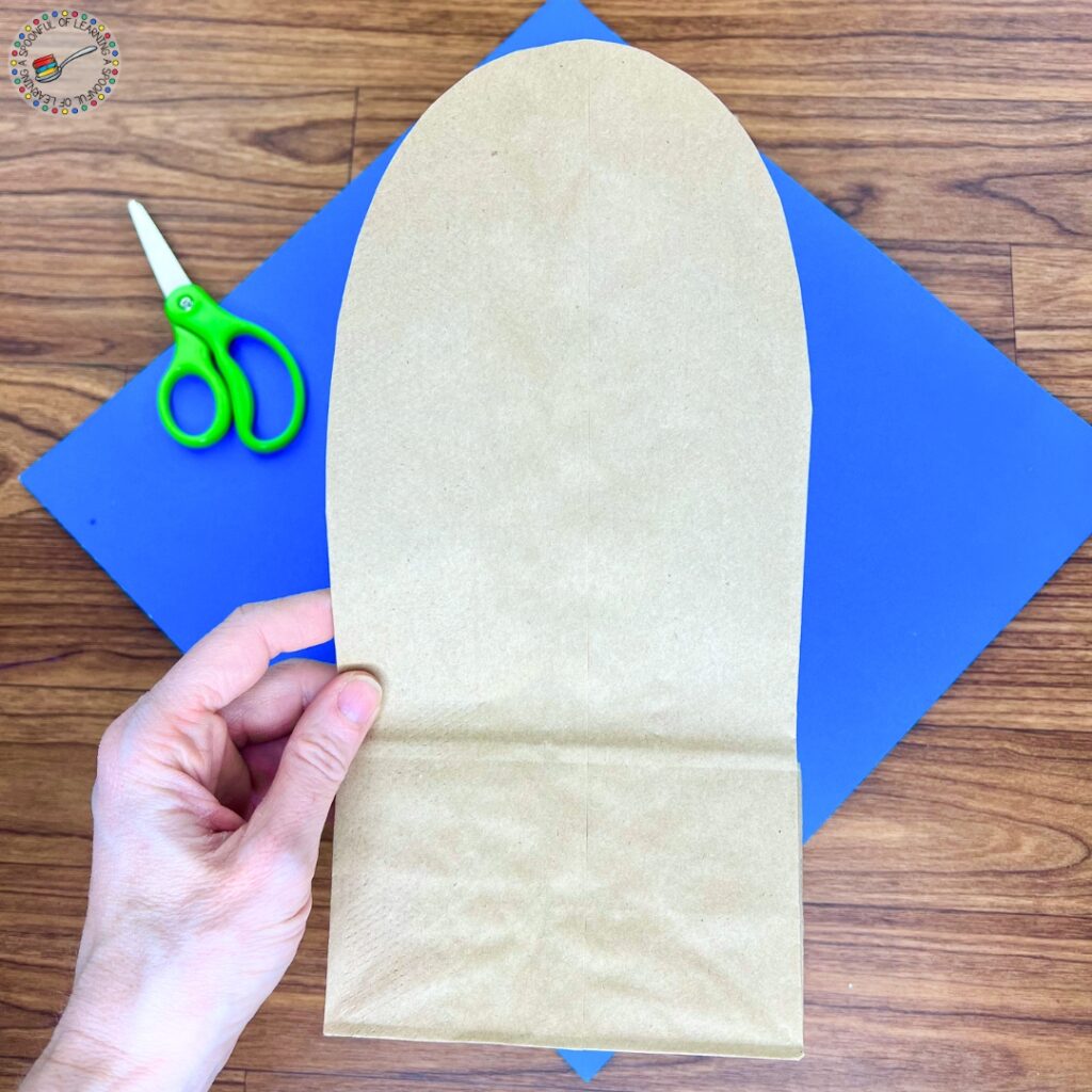 Rounded corners on the top of a paper bag