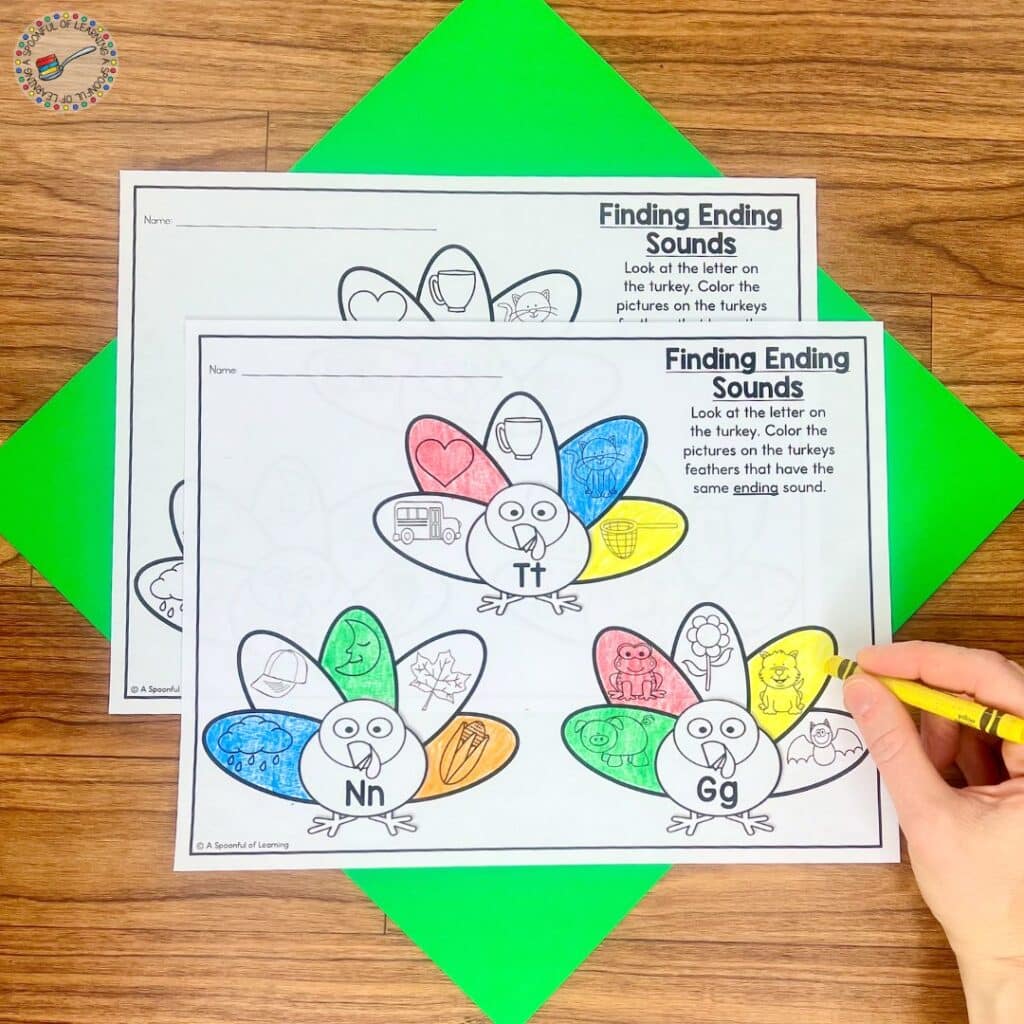 Coloring feathers according to beginning sound